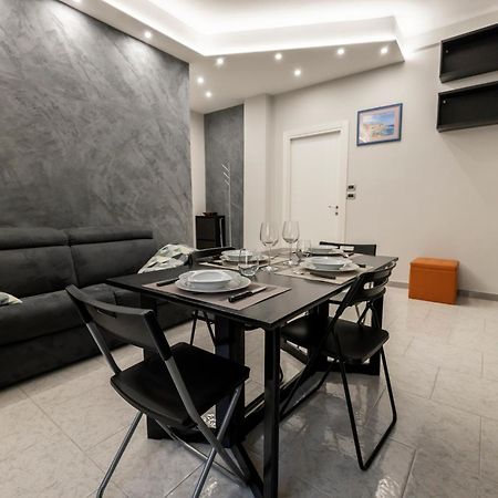 Tra Porta Susa E Piazza Statuto -Cortile Interno- Turín Exterior foto